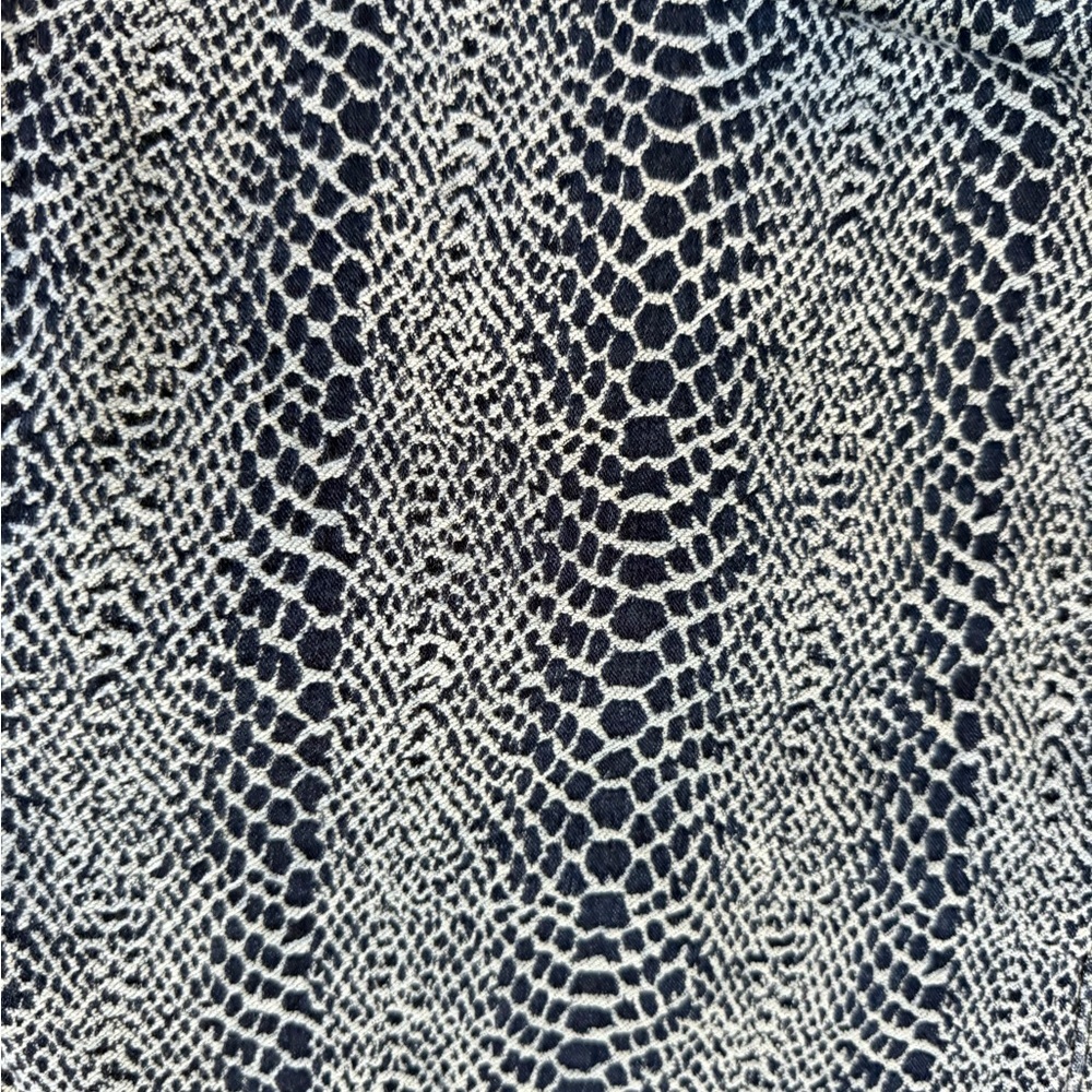 Men’s Decibel snakeskin print stretchy denim shorts EUC Size 36 - Picture 4 of 10